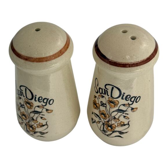 Vintage San Diego CA Souvenir Floral Ceramic Salt & Pepper Shaker Set - A1293 - Picture 8 of 9